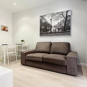 Apartamento Mab2 - Mab2 - Apt At Street Level With Private Terrace, Barcelona