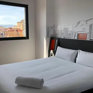 Easyhotel Centre بيت ضيافة مالقة